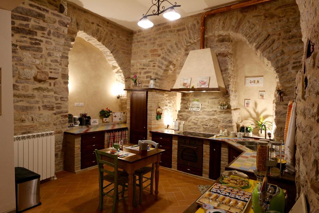 La Casina Colorata Hotel Assisi Exterior photo