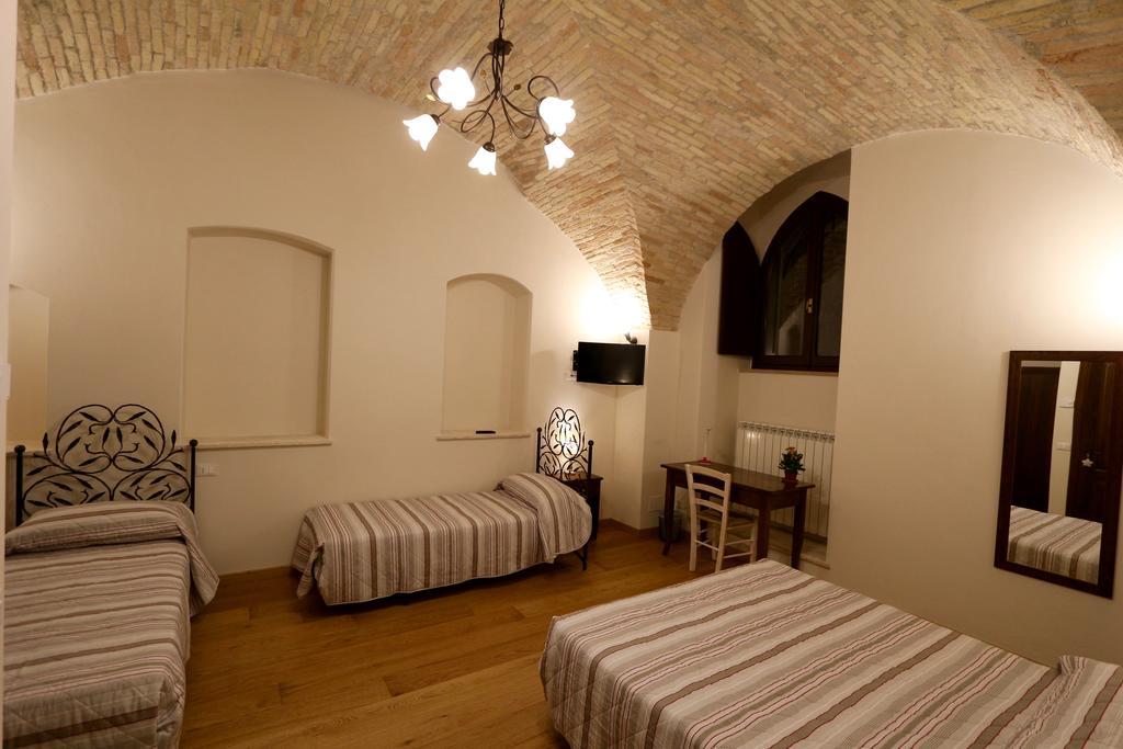 La Casina Colorata Hotel Assisi Room photo