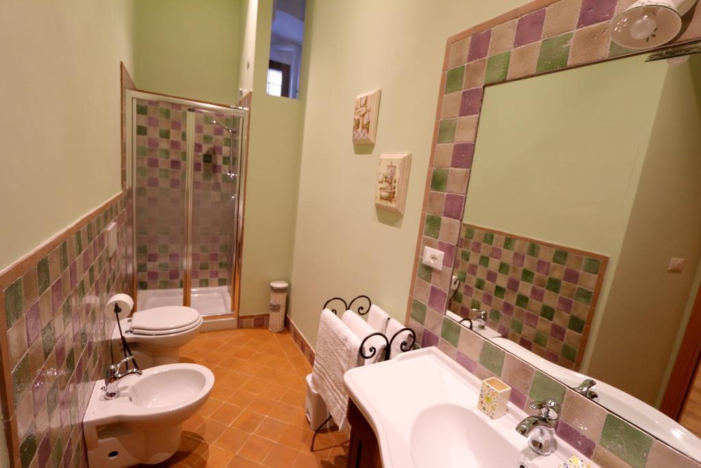 La Casina Colorata Hotel Assisi Room photo